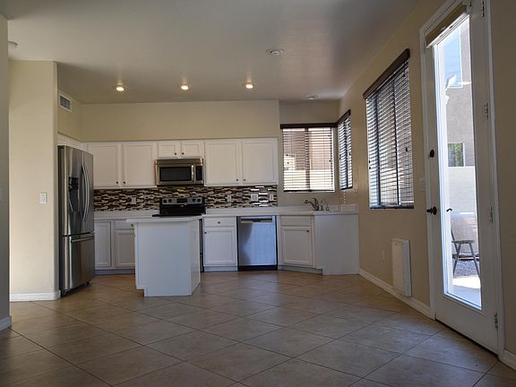 2nd image of 1318 E Cathedral Rock Dr