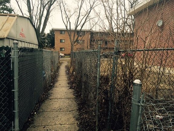 3rd image of 2059 Pine St APT F