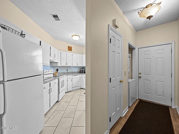 5th image of 717 Bragg Drive Apt F