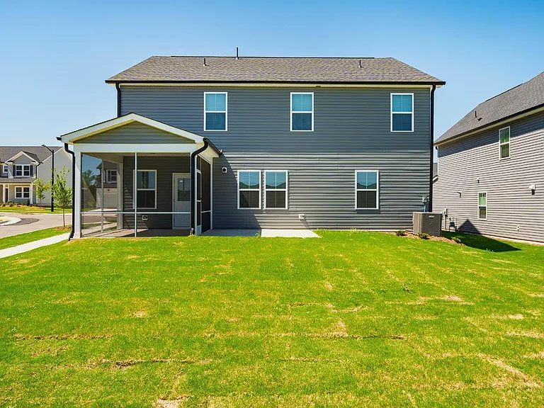 1400 Hollyview Ave — Photo 4
