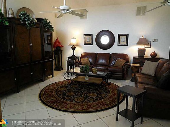 3rd image of 650 Hollows Cir