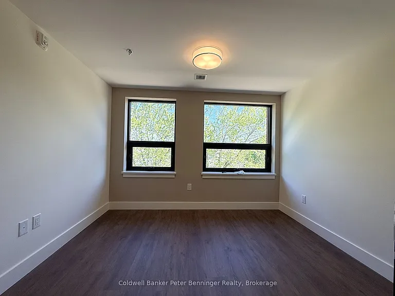 604 Queen St S #302 — Photo 5