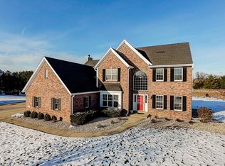 297 Mulberry Dr, Delafield, WI 53018