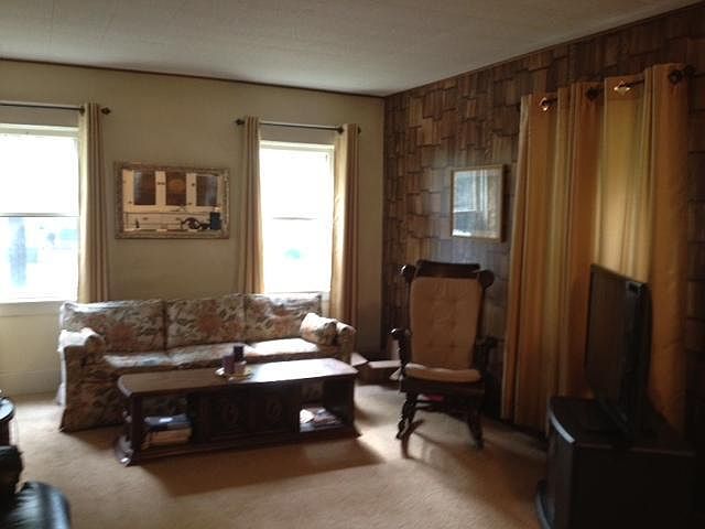 2nd image of 1010 Church St