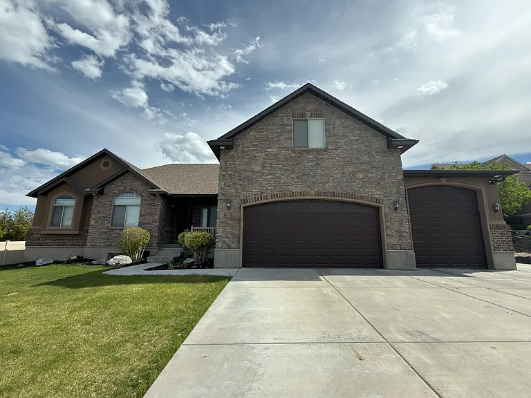 301 W Birch Dr #1 — Photo 1