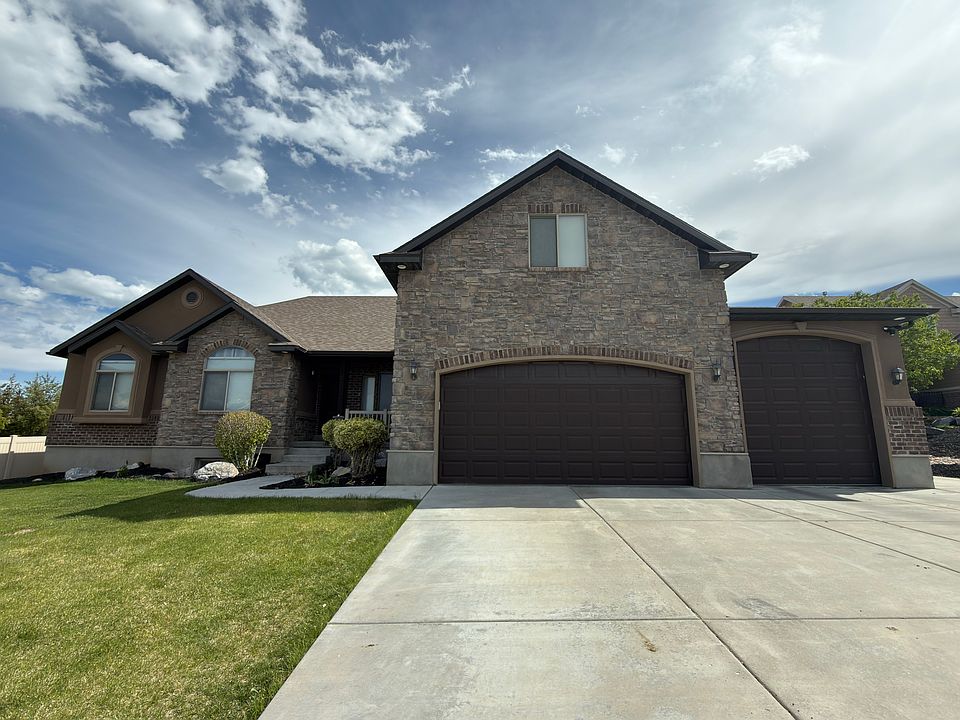1st image of 301 W Birch Dr #1