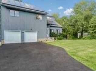 7 E Emerald Isle Dr, Lake Hopatcong, NJ 07849