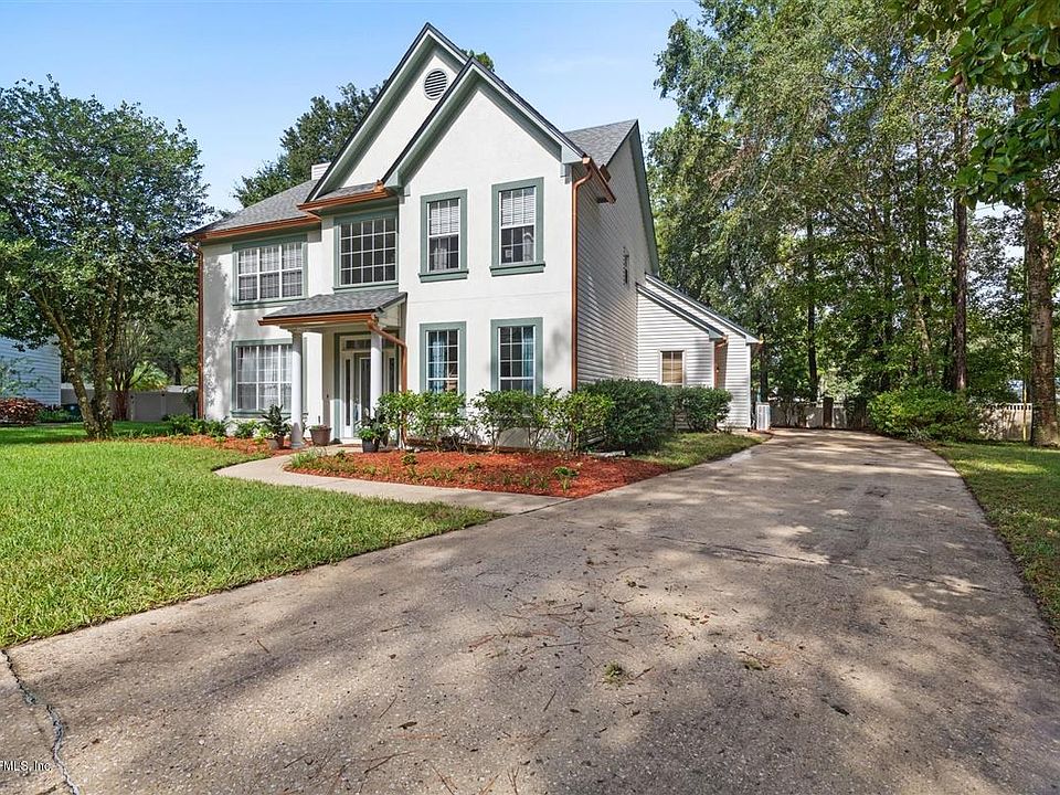 1st image of 4017 Clearwater Oaks Dr