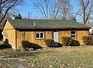 11 Sunset Dr, Oakwood, IL 61858