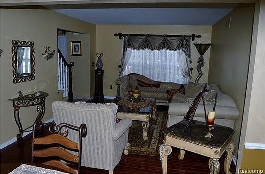 3rd image of 839 Rockweed Ct