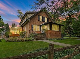 2300 Thornwood Ave, Wilmette, IL 60091