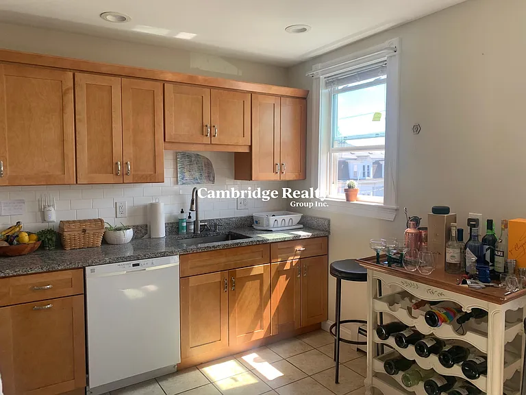 69 Newton St #2L — Photo 1