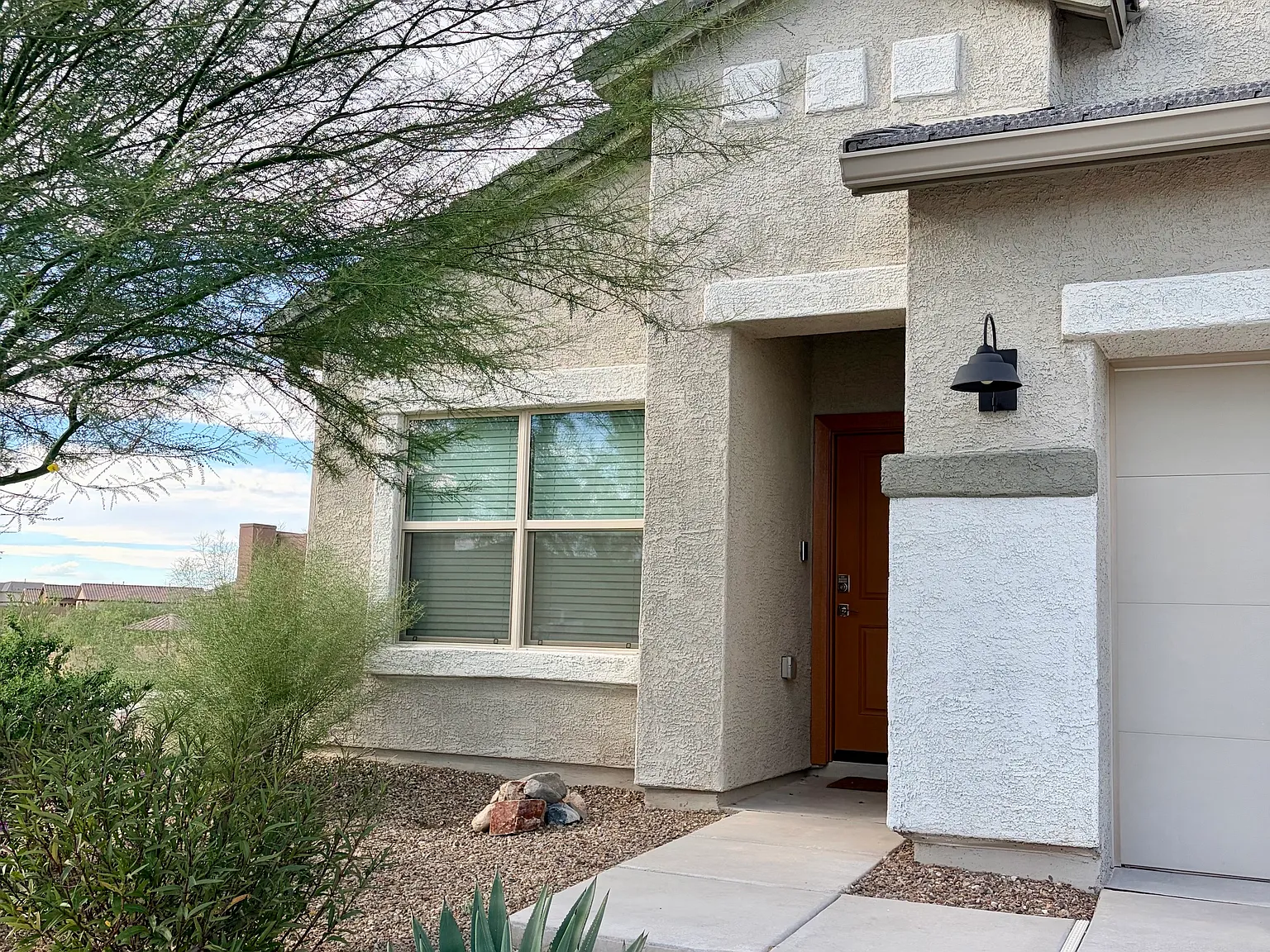 5 bed, 1909 sqft, $2,400 — Photo 3