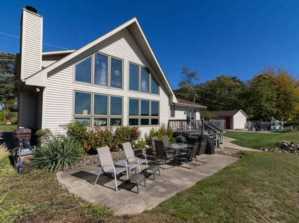 23231 W Lake Shore Dr, Antioch, IL 60002