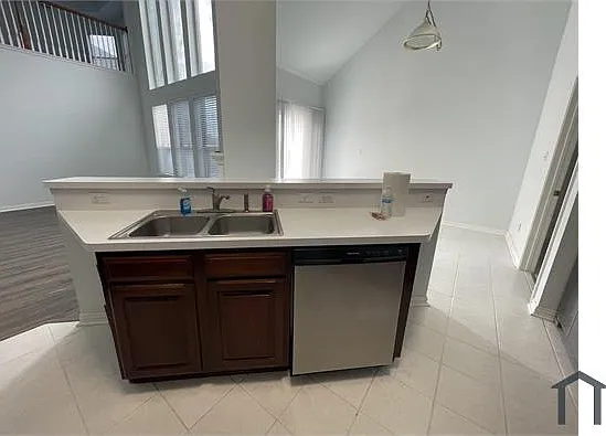 513 Hickory Dr — Photo 7