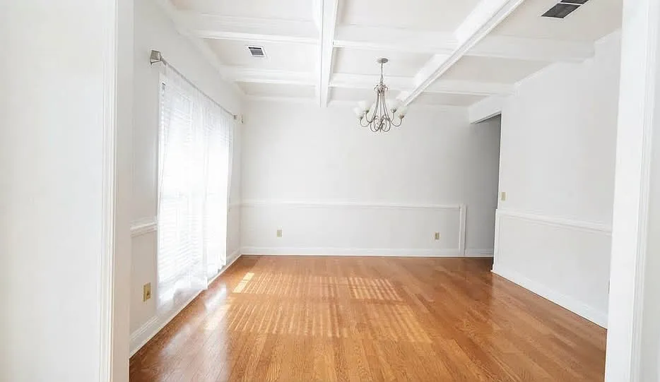 5 bed, 2598 sqft, $2,450 — Photo 4