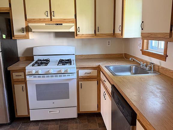 3rd image of 1245 Pawtucket Blvd APT 4