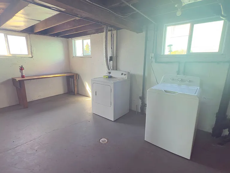 627 W Marine Dr — Photo 23