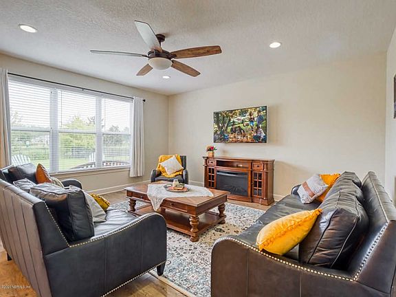 5th image of 200 White Marsh Dr