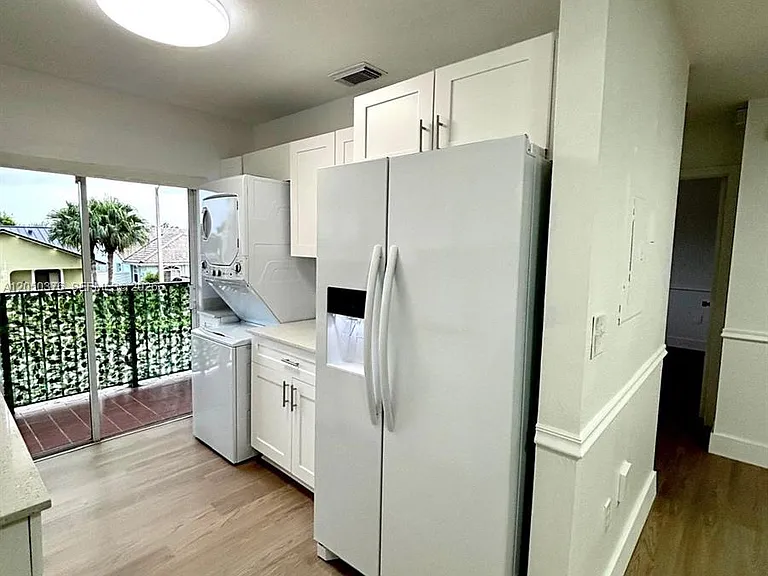3514 W 76th St #203 — Photo 3