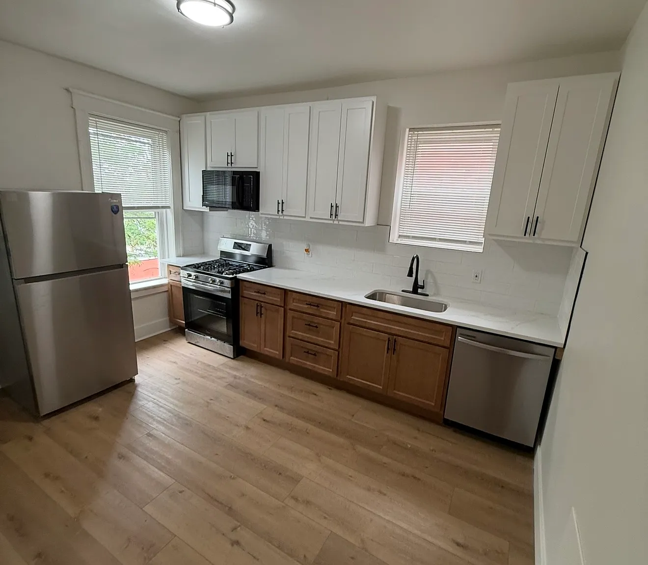 2 bed, 980 sqft, $1,200 — Photo 4