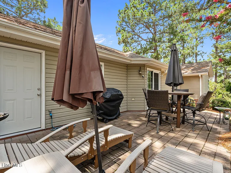 39 Bedford Cir — Photo 34