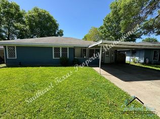 3841 Canal Ave, Groves, TX 77619