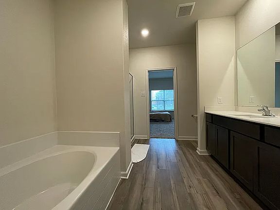2nd image of 622 Micah Ln