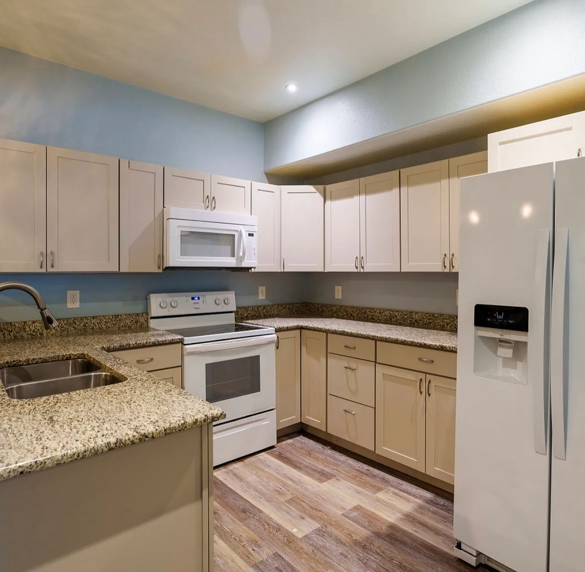 3 bed, 1600 sqft, $1,800 — Photo 4