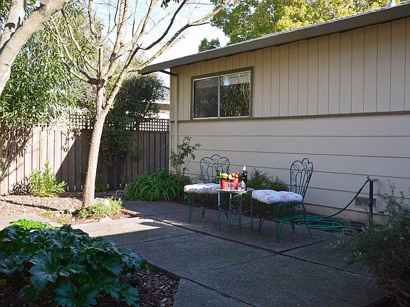 2nd image of 20711 Meadow Dr