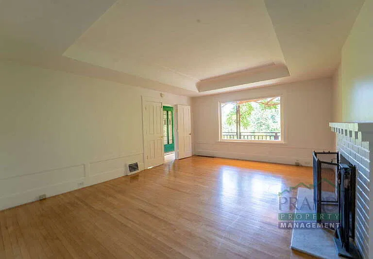 2 Ahrens Ln — Photo 10