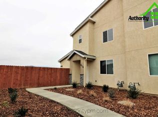 878 Congaree Ln, Redding, CA 96001