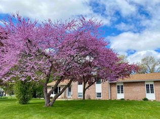 66629 Pioneer St, Goshen, IN 46526