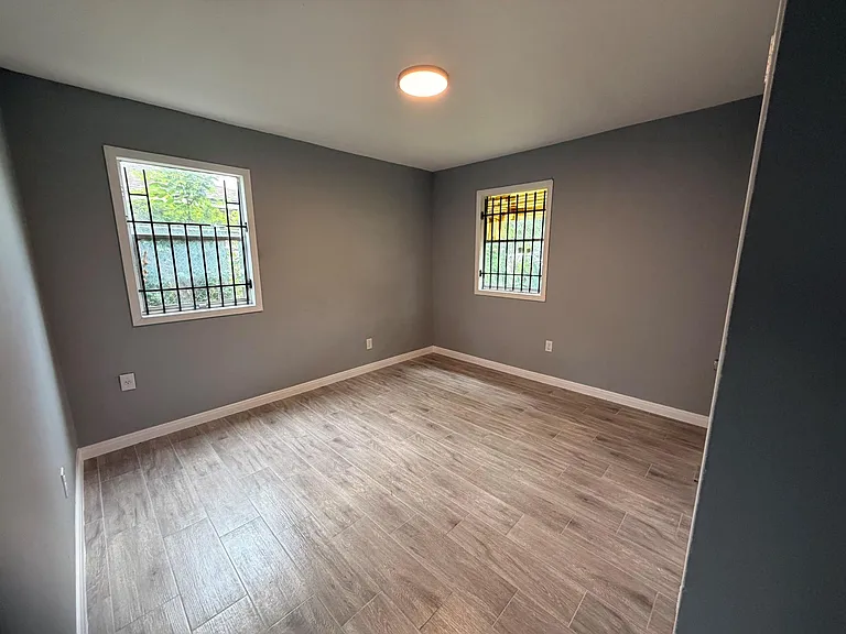 222 E John Alber Rd — Photo 12