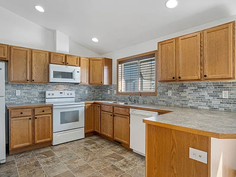 1409 W Electra St — Photo 10