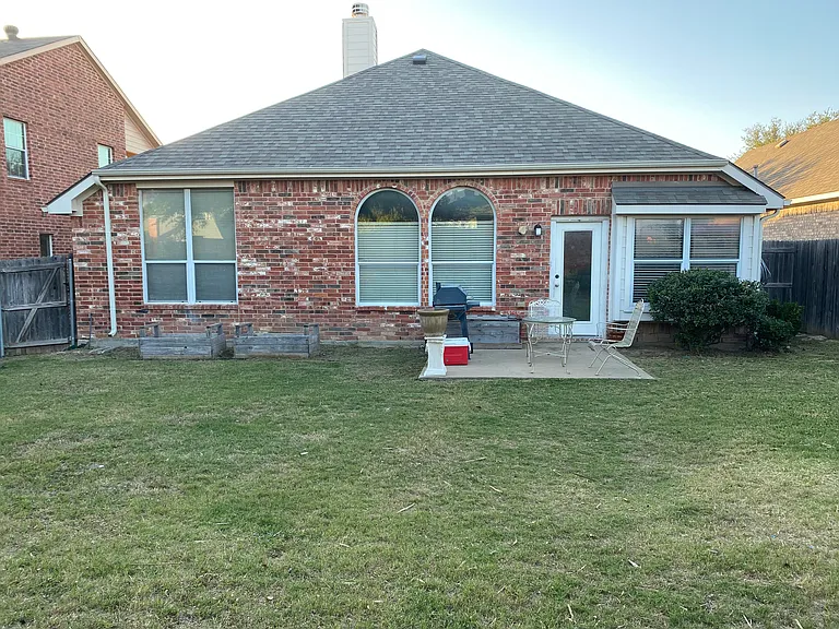 7925 Branch Hollow Trl — Photo 21