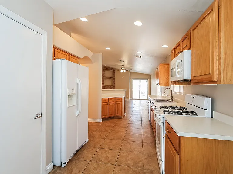 1019 Edgestone Mark Ave — Photo 8