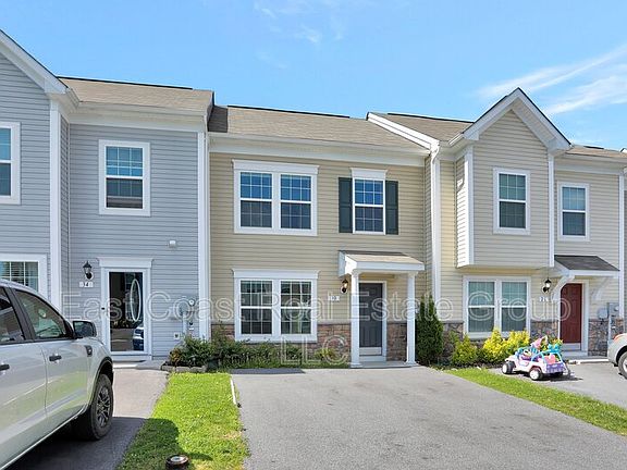 3rd image of 30 Teakwood Dr