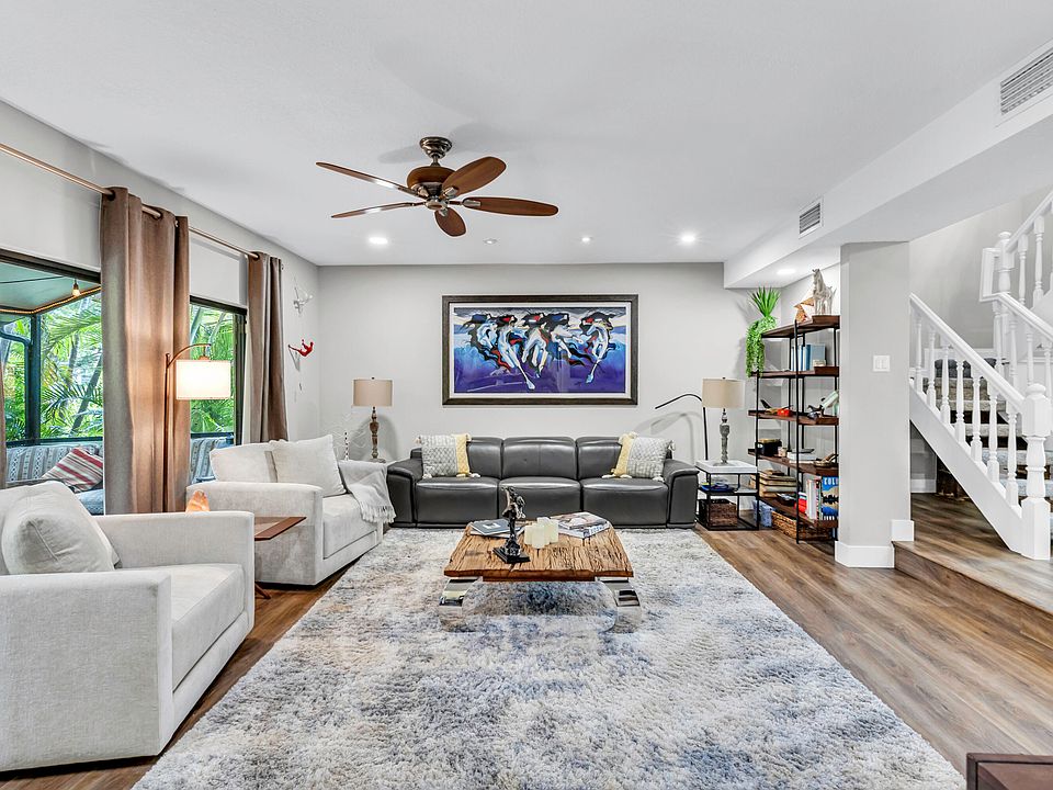 1st image of 2057 Maplewood Drive