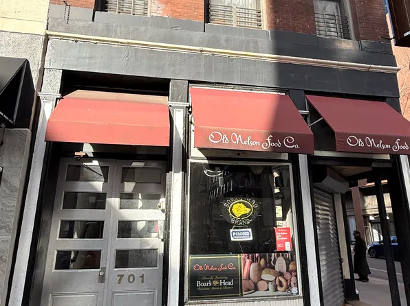 701 Chestnut St #3R, Philadelphia, PA 19106