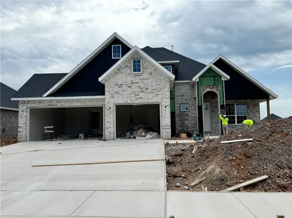 1421 Josephine St, Centerton, AR 72719