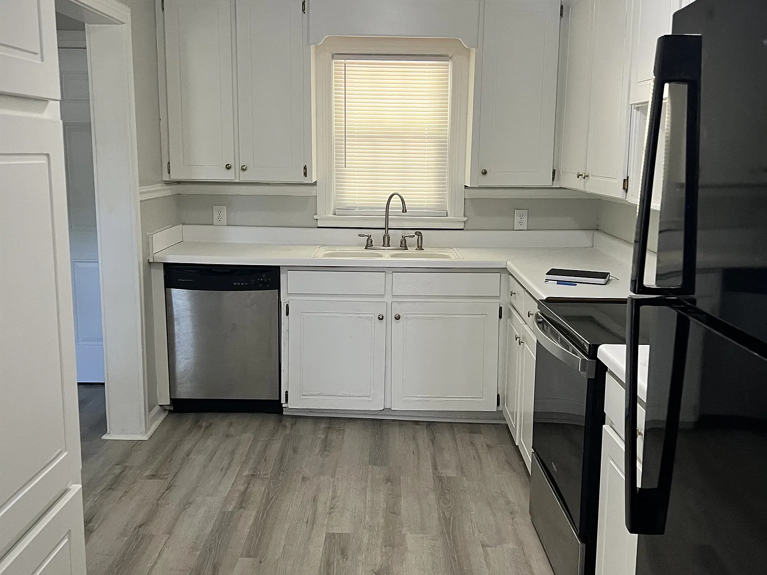 401 Highland Street - Highland — Photo 4