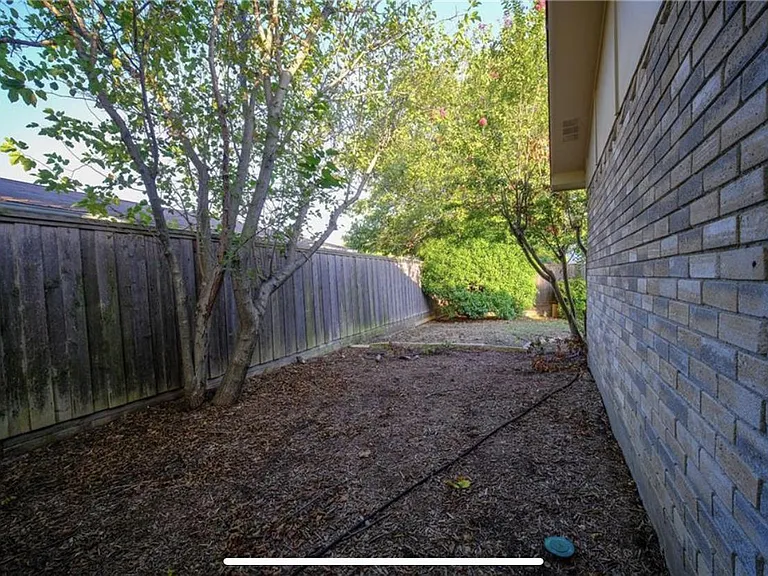 6403 Apache Ct — Photo 23