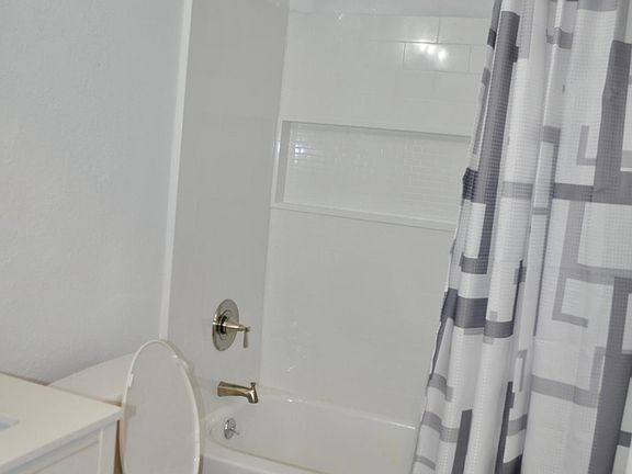 5th image of 4310 Reka Dr