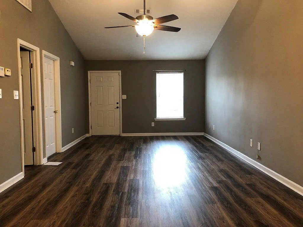 2 bed, 2.0 bath, 1092 sqft, $1,400 — Photo 3