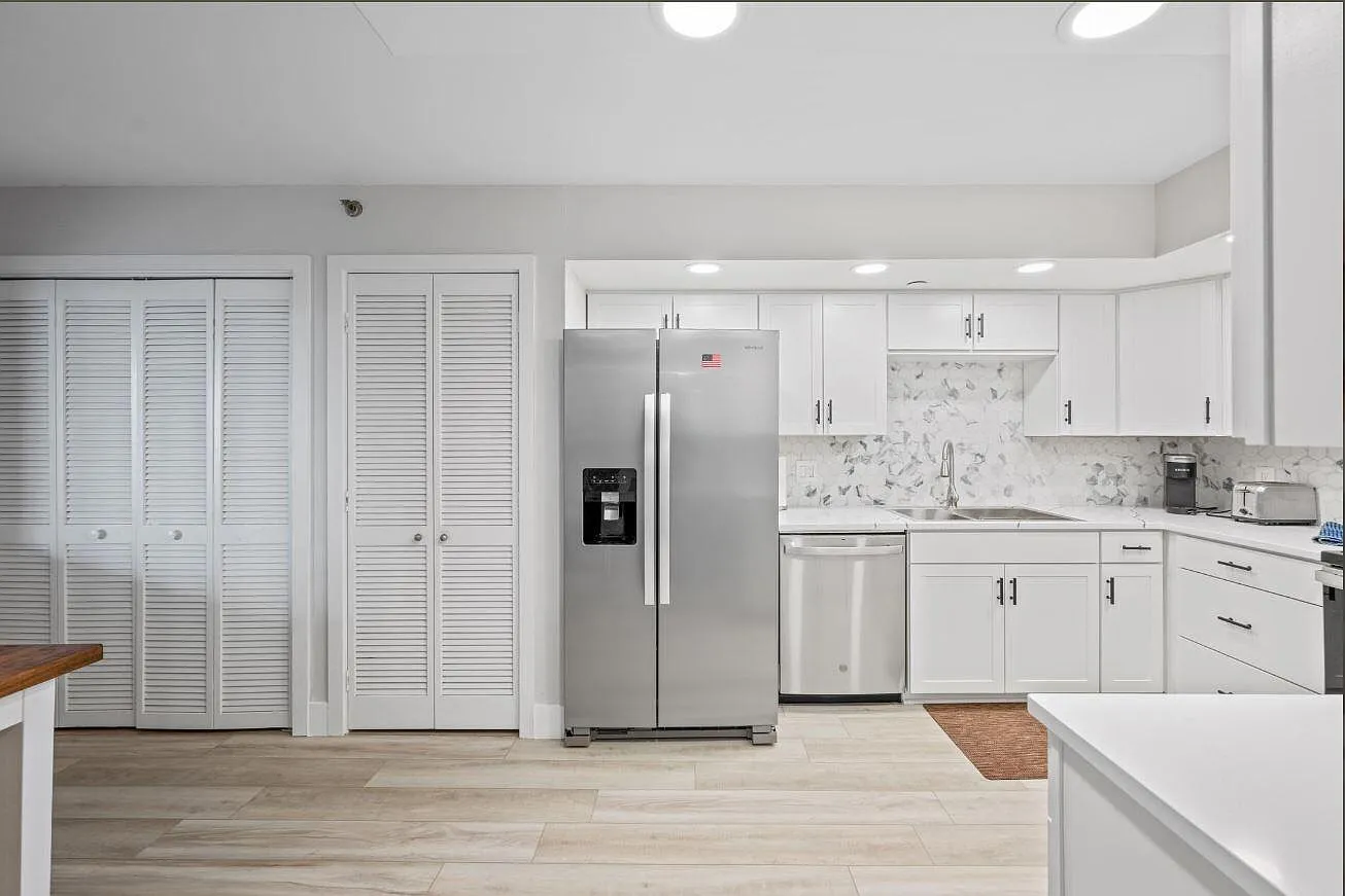 2 bed, 2.0 bath, 1392 sqft, $4,500 — Photo 3