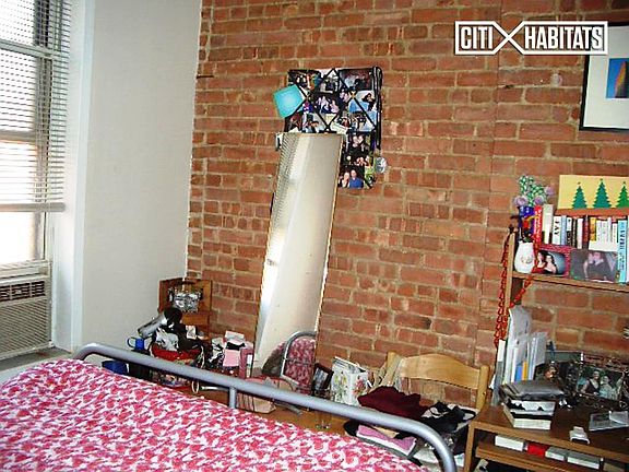 3rd image of 302 E 92nd St APT 4F