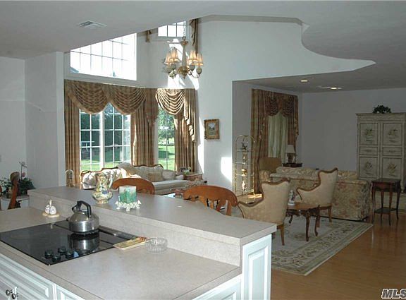 3rd image of 241 Altessa Blvd