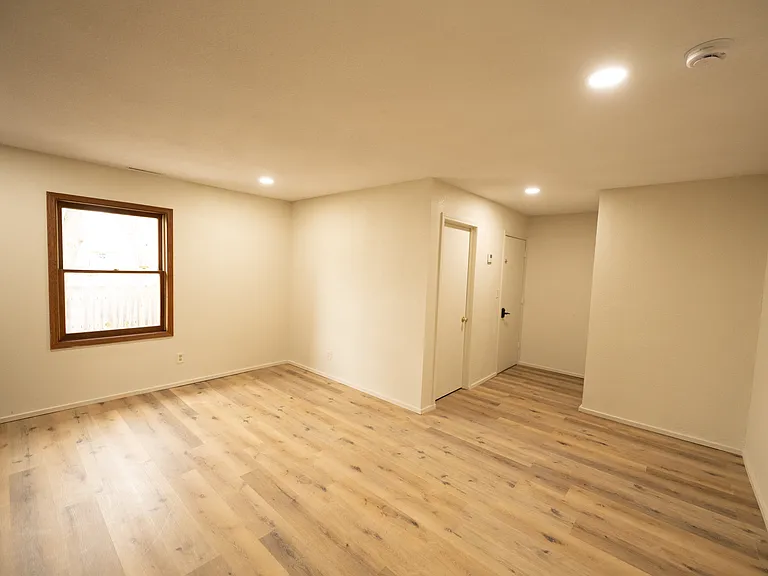 213 Neosho St #F — Photo 2