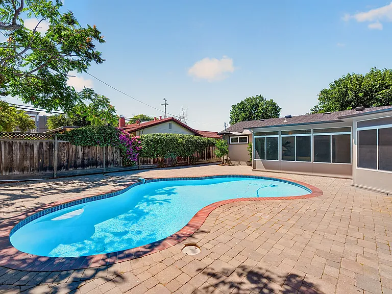 2130 Roenoke Way — Photo 18